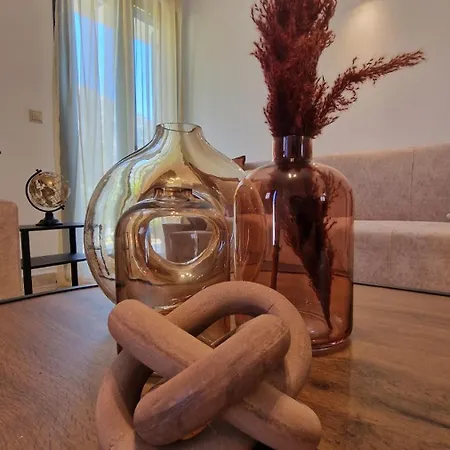 Lejlighed Nicole House